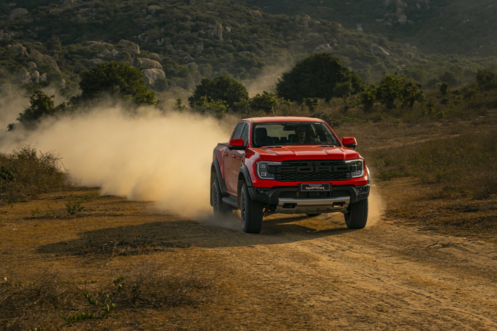 Mua xe bán tải của Ford, trúng cơ hội đi Mỹ