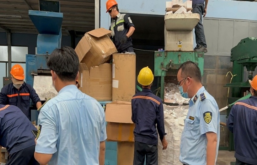 Tiêu huỷ hàng lậu, hàng giả trị giá gần 7 tỷ đồng