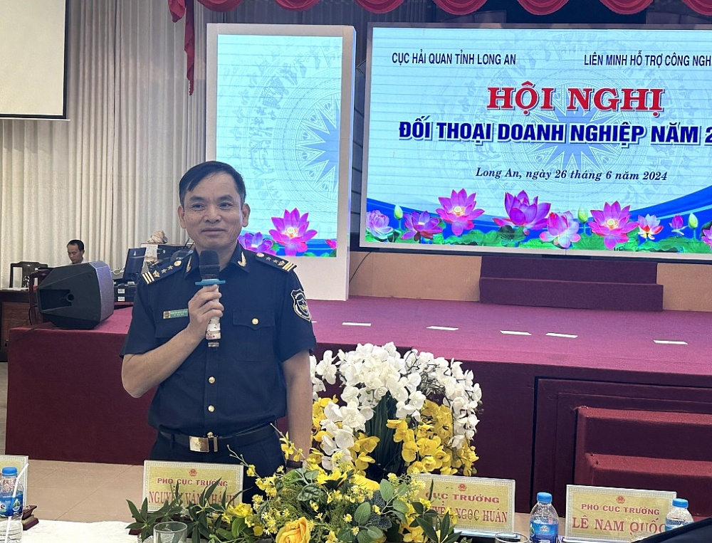 Hải quan Long An cam kết luôn tạo điều kiện thuận lợi cho doanh nghiệp Hải quan Long An cam kết luôn tạo điều kiện thuận lợi cho doanh nghiệp