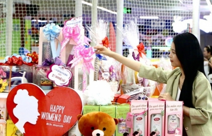 Cần chế tài đủ mạnh trước hành vi lợi dụng tăng lương để tăng giá
