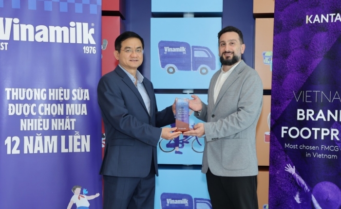 Vinamilk tiếp tục là thương hiệu sữa được chọn mua nhiều nhất 12 năm liền