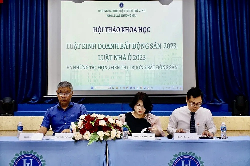 undefined Hội thảo bàn thảo nhiều nội dung liên quan đến các đạo luật mới về nhà ở, bất động sản