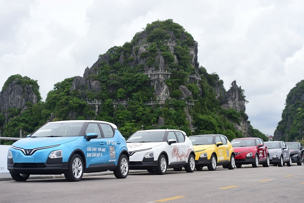 Tay đua Gymkhana bất ngờ với khả năng vận hành của VinFast VF 7