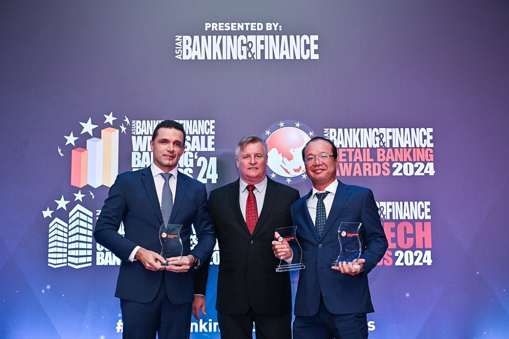 Hiệu quả chiến lược bán lẻ cộng hưởng số hóa của HDBank gây ấn tượng với tổ chức quốc tế