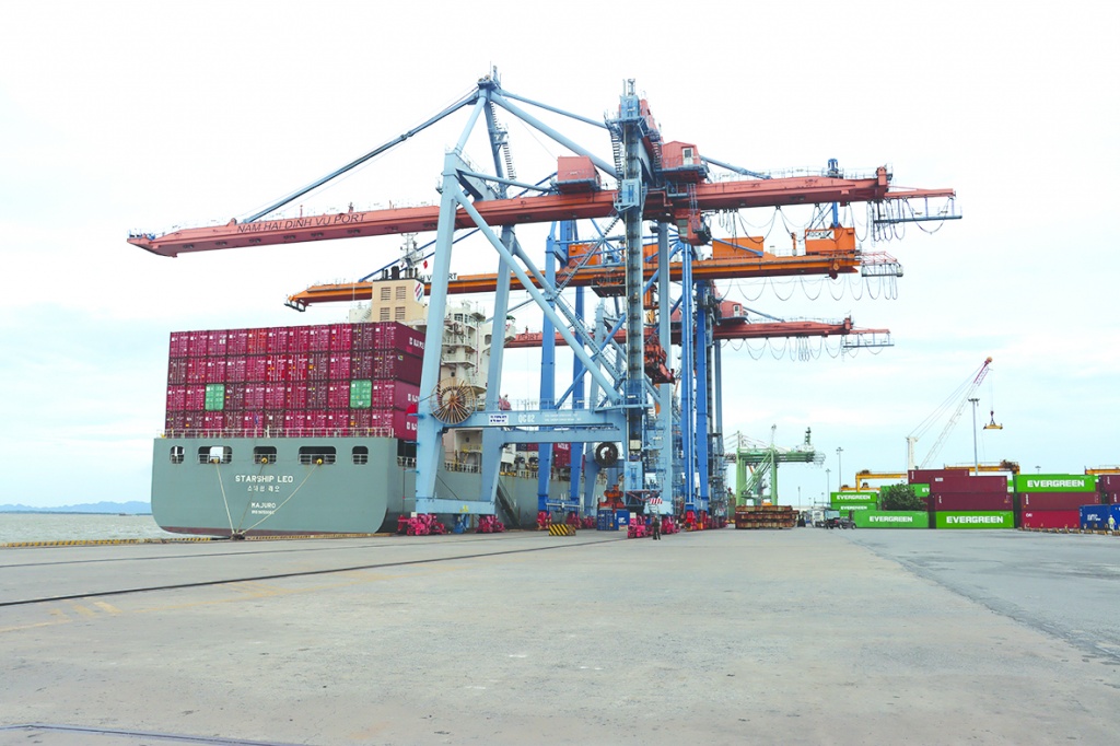 Hoạt động tại cảng Nam Hải Đình Vũ, Hải Phòng. Ảnh minh họa: T.Bình Hoạt động tại cảng Nam Hải Đình Vũ, Hải Phòng. Ảnh minh họa: T.Bình