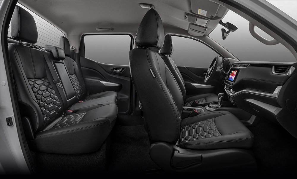 Nissan Navara phiên bản mới có giá từ 685 triệu đồng