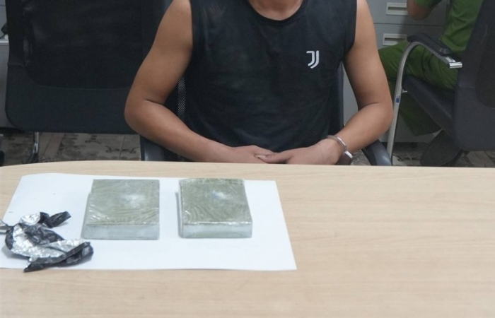 Hải quan Cao Bằng chủ trì bắt giữ đối tượng mua bán 2 bánh heroin
