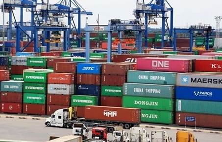Việt Nam xuất siêu sang Singapore hơn 2 tỷ SGD