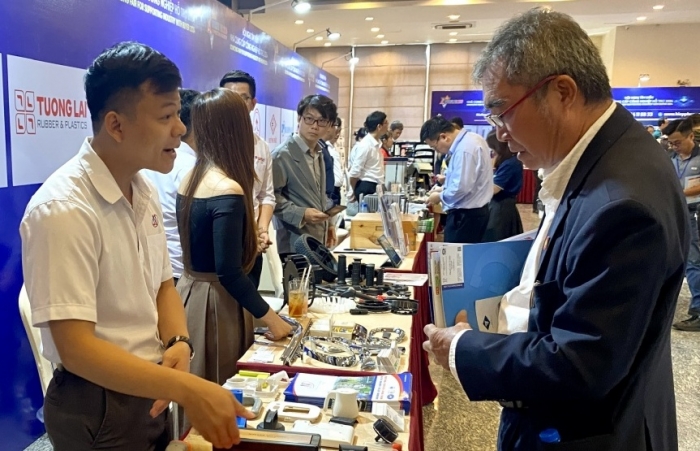 Doanh nghiệp công nghiệp hỗ trợ: Học tiêu chuẩn, hiểu cơ hội