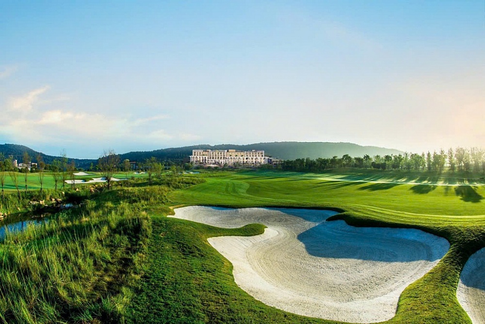Sân golf Văn Lang Empire T&T Golf Club chính thức được vận hành theo chuẩn quốc tế