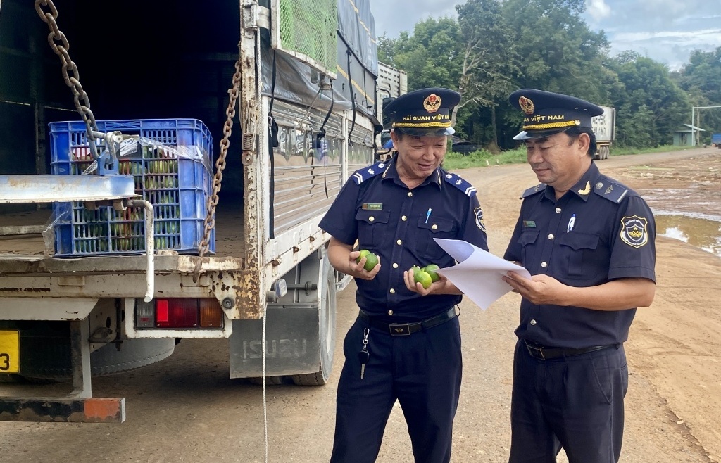 Hải quan cửa khẩu quốc tế Xa Mát: Đồng hành cùng doanh nghiệp xuất nhập khẩu