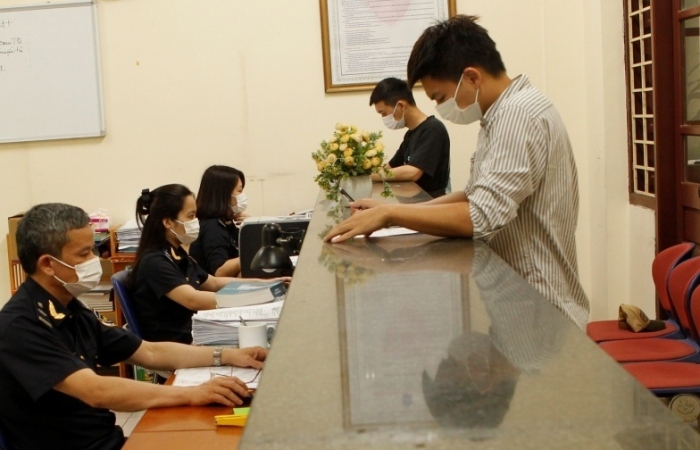 Nỗ lực thi đua thu ngân sách ở một đơn vị hải quan