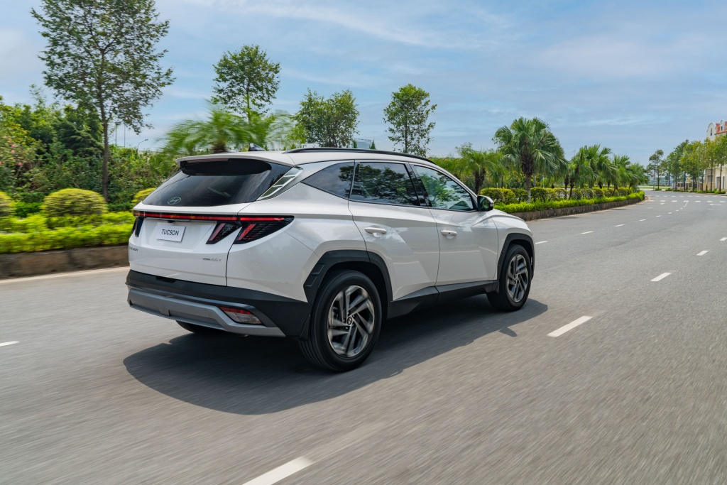 Hyundai Tucson thế hệ mới có giá từ 769 triệu đồng