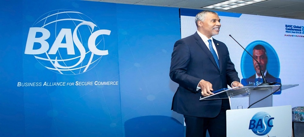 Tổng thư ký WCO tham dự các hội nghị quốc tế về logistics và an ninh thương mại