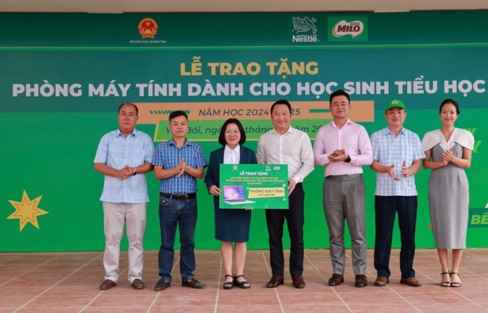 Nestlé MILO trao tặng máy tính cho các trường tiểu học vùng cao