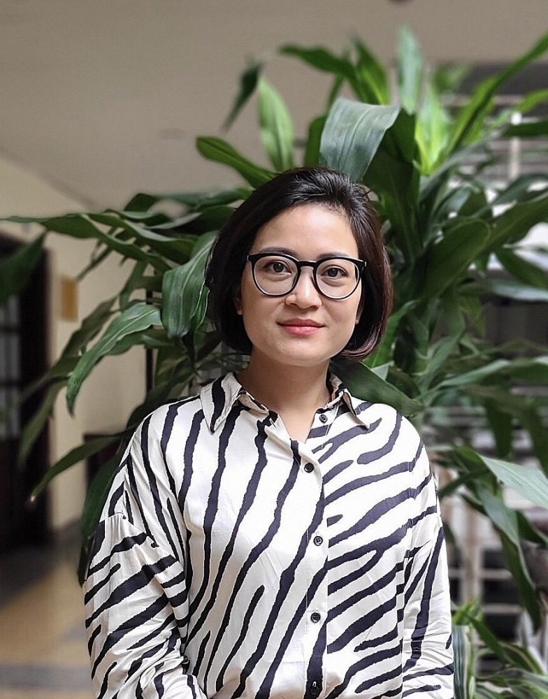 undefined Bà Lê Thị Hà.