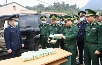 Thực thiện đồng bộ các biện pháp để chặn buôn lậu trên các tuyến biên giới