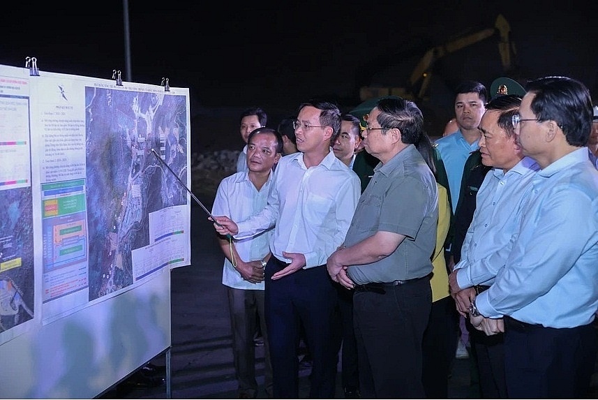 Thủ tướng yêu cầu Lạng Sơn cần đi đầu trong triển khai cửa khẩu thông minh với phía Trung Quốc và nhân rộng ra các cửa khẩu, địa phương khác. Ảnh: VGP/Nhật Bắc.