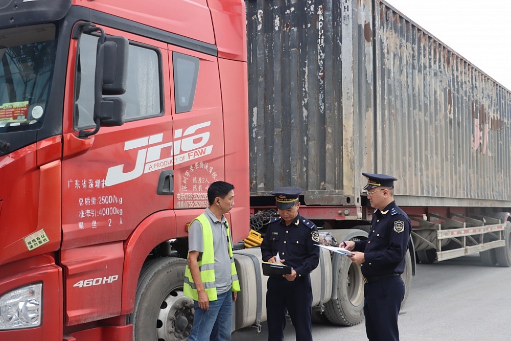 Hơn 1.300 doanh nghiệp xuất nhập khẩu qua cửa khẩu Móng Cái