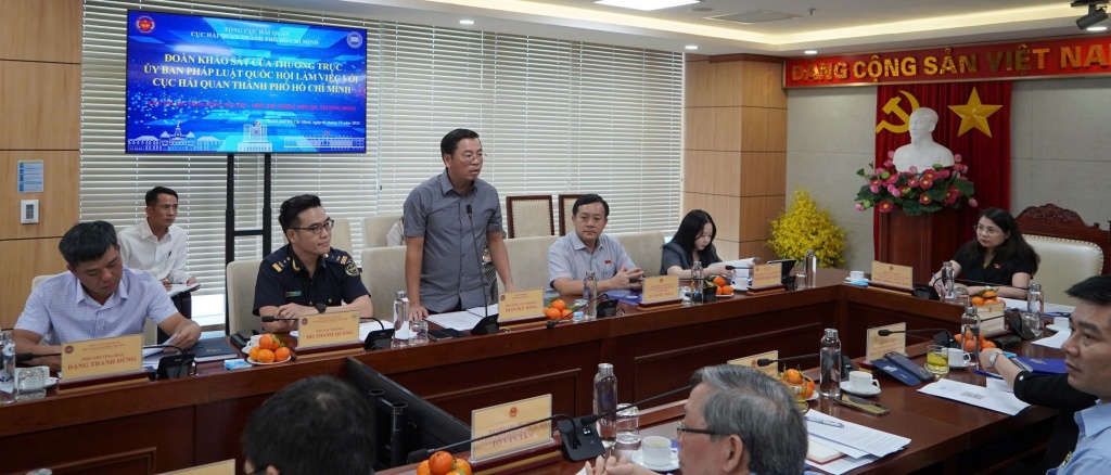 Thường trực Ủy ban Pháp luật của Quốc hội làm việc với Cục Hải quan TPHCM