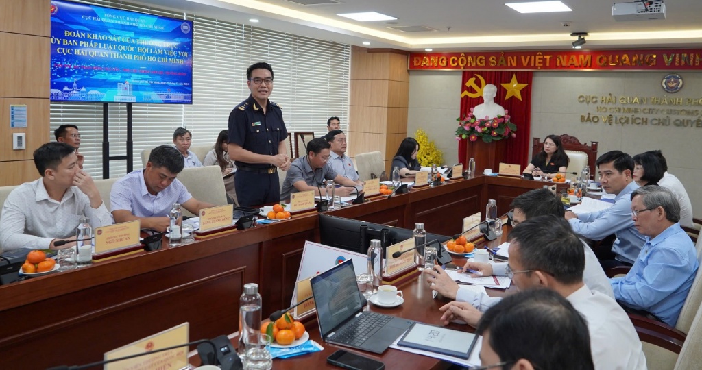 Thường trực Ủy ban Pháp luật của Quốc hội làm việc với Cục Hải quan TPHCM
