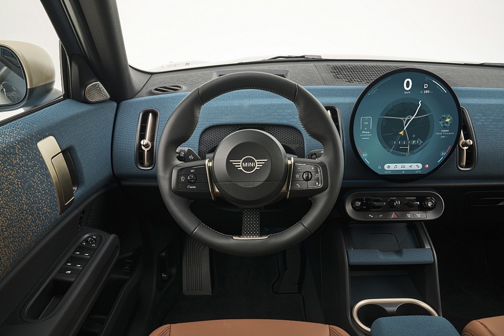 MINI Countryman hoàn toàn mới ra mắt tại Việt Nam