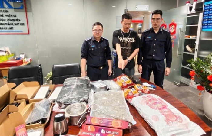 Phát hiện 3,745 kg nghi là cần sa trong hành lý khách nhập cảnh sân bay quốc tế Đà Nẵng