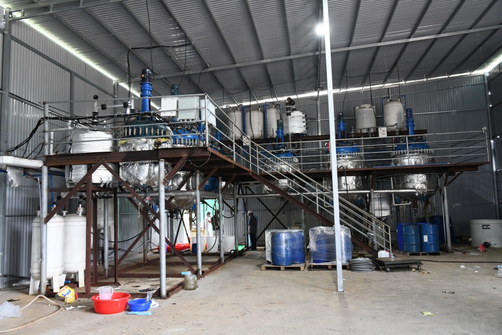 Phá vụ sản xuất trái phép ma túy quy mô lớn nhất tại Việt Nam từ trước đến nay