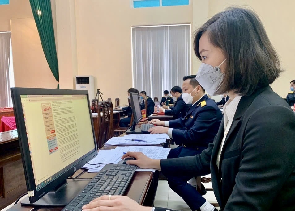 Chi cục thuế khu vực VII hỗ trợ người dân, doanh nghiệp thực hiện quyết toán thuế