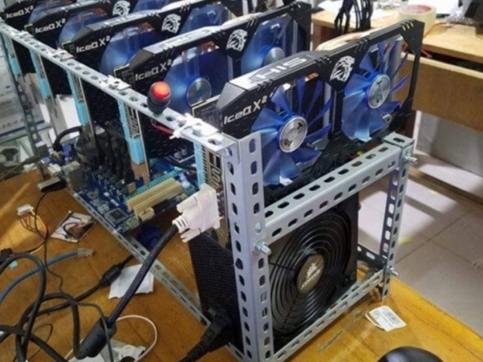 Máy đào bitcoin không thuộc danh mục hàng hóa cấm nhập khẩu