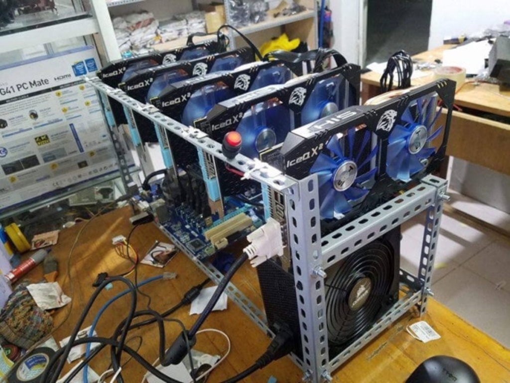 Máy đào bitcoin không thuộc danh mục hàng hóa cấm nhập khẩu