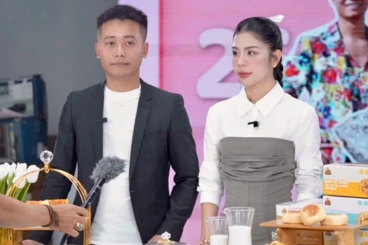 Khởi tố, bắt Hằng Du mục và Quang Linh Vlog trong vụ “Kẹo rau củ Kera”