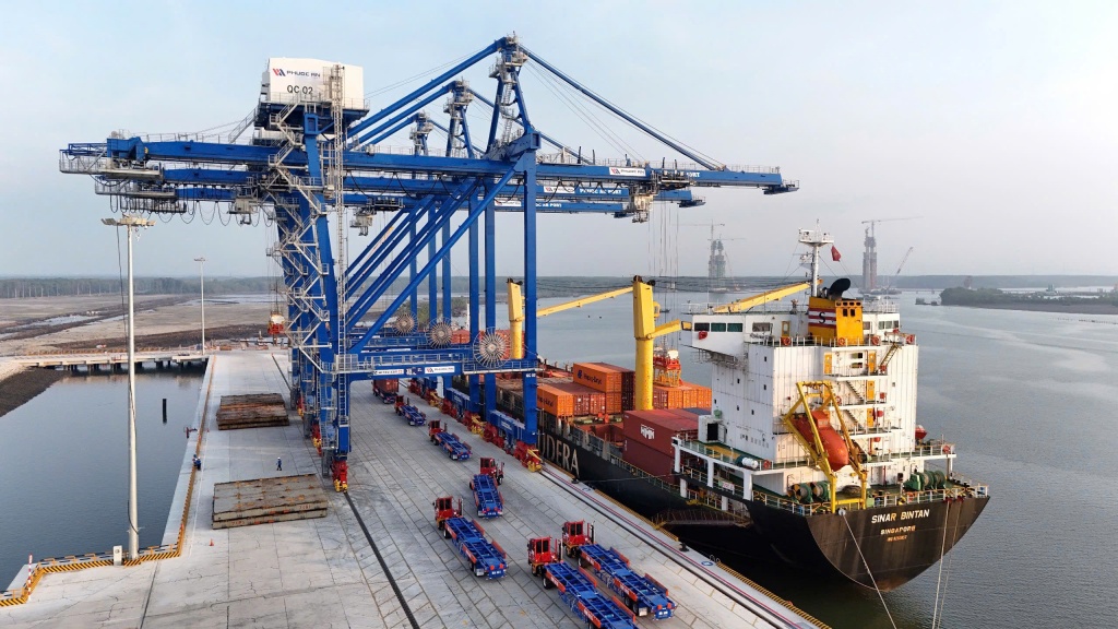 Tân cảng Sài Gòn tiếp tục đưa tàu về cảng Phước An