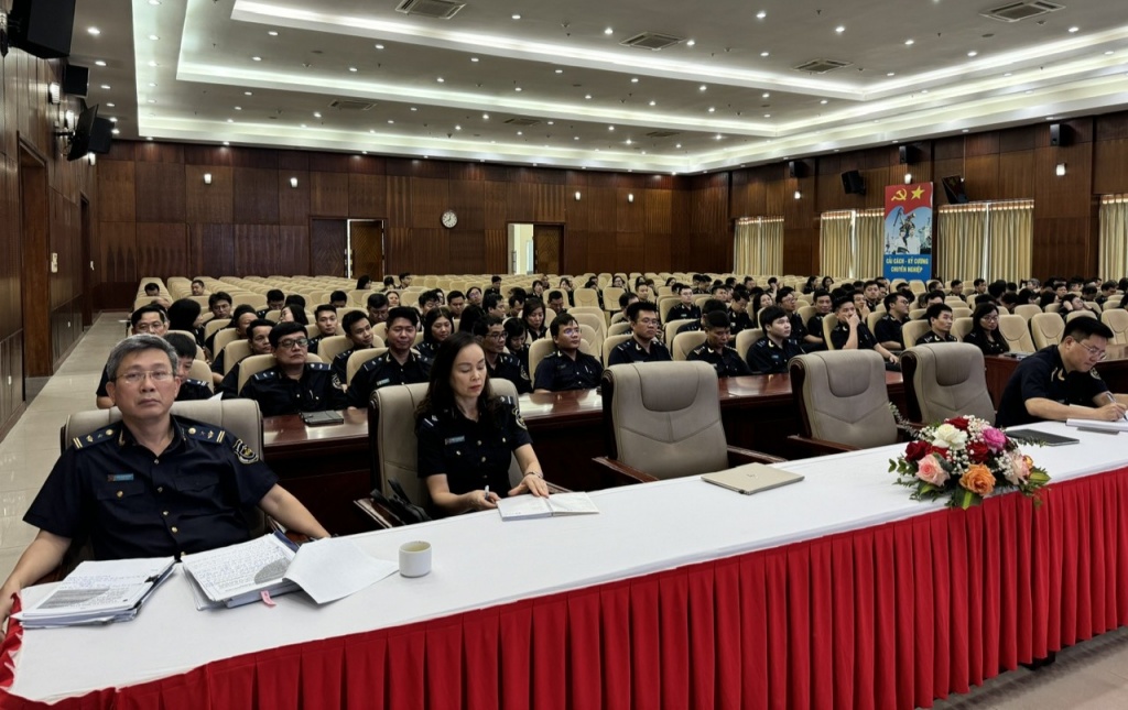 Hải quan khu vực III nâng cao kỹ năng của công chức trong xử lý vi phạm