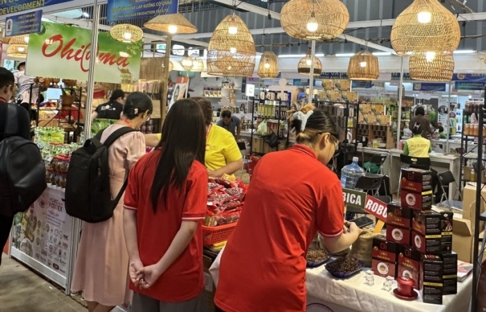 Đơn đặt hàng mới giảm mạnh trước thông tin thuế quan của Mỹ