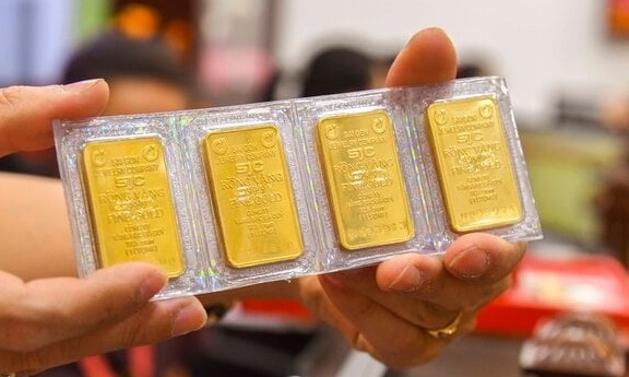 Xô đổ các kỷ lục trước đó, giá vàng trong nước đạt mốc 111 triệu đồng/lượng