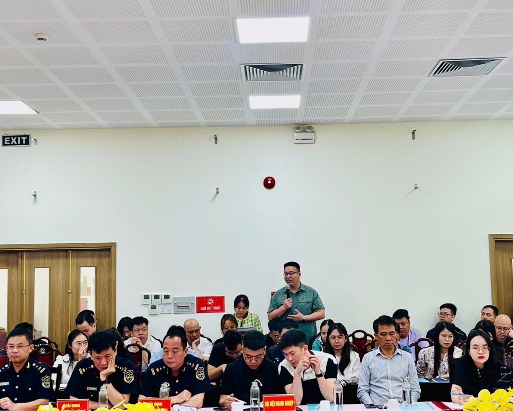 Hải quan khu vực VIII đối thoại với hơn 80 doanh nghiệp xuất nhập khẩu