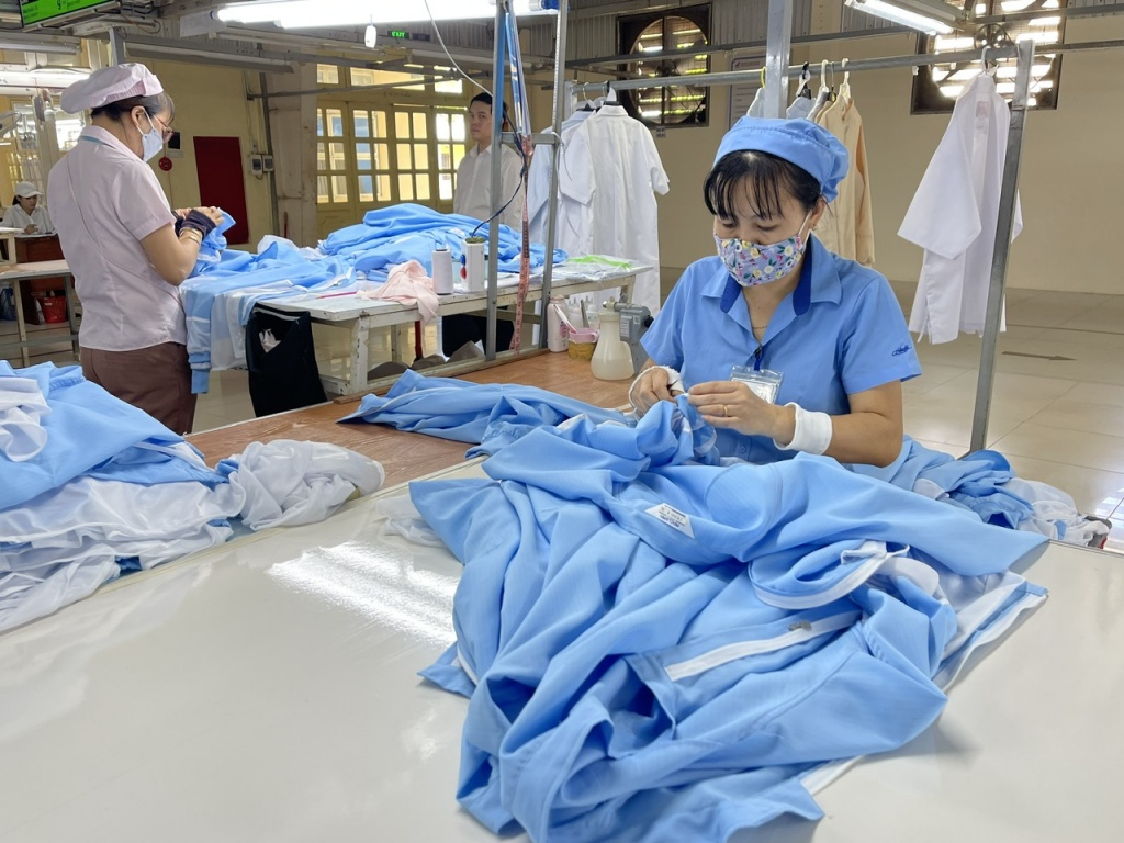 Tiền làm thêm giờ có phải nộp thuế thu nhập cá nhân?
