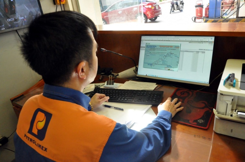 Buộc cửa hàng xăng dầu dừng hoạt động nếu không thực hiện
