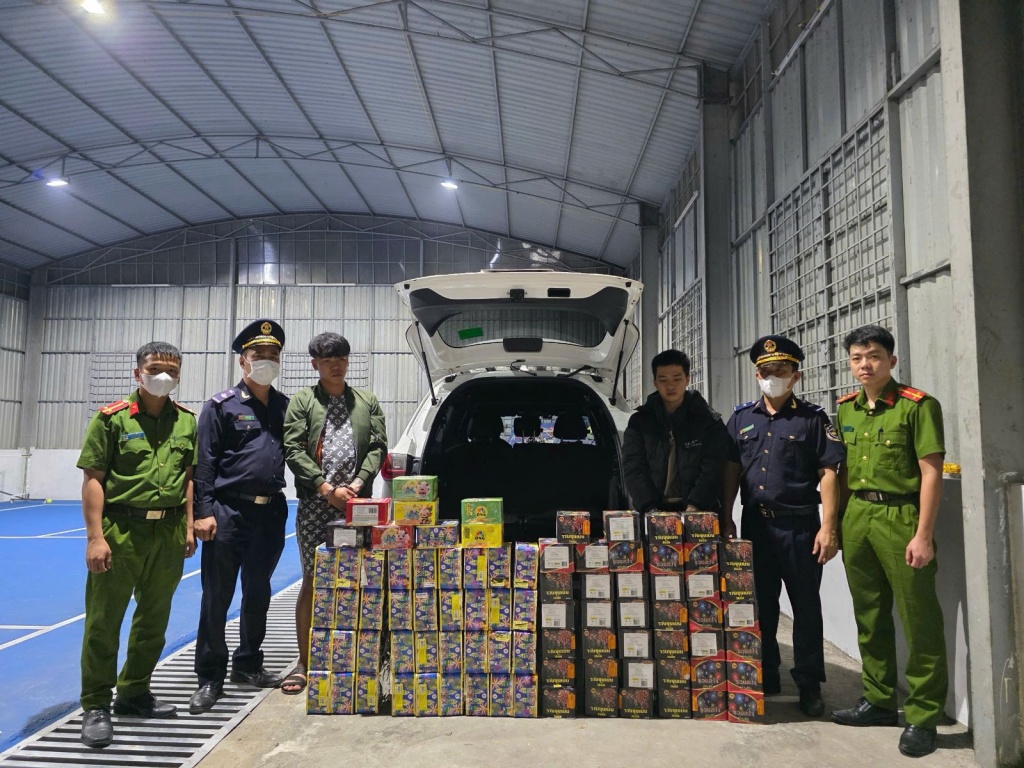 thu giữ là 130 kg pháo hoa nổ các loại