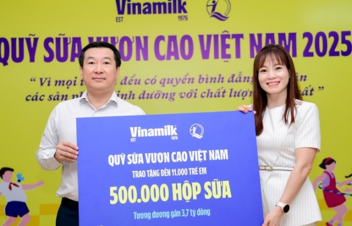 Vinamilk & quỹ sữa dành tặng 500.000 hộp sữa đến trẻ em nhân dịp 50 năm Thống nhất đất nước