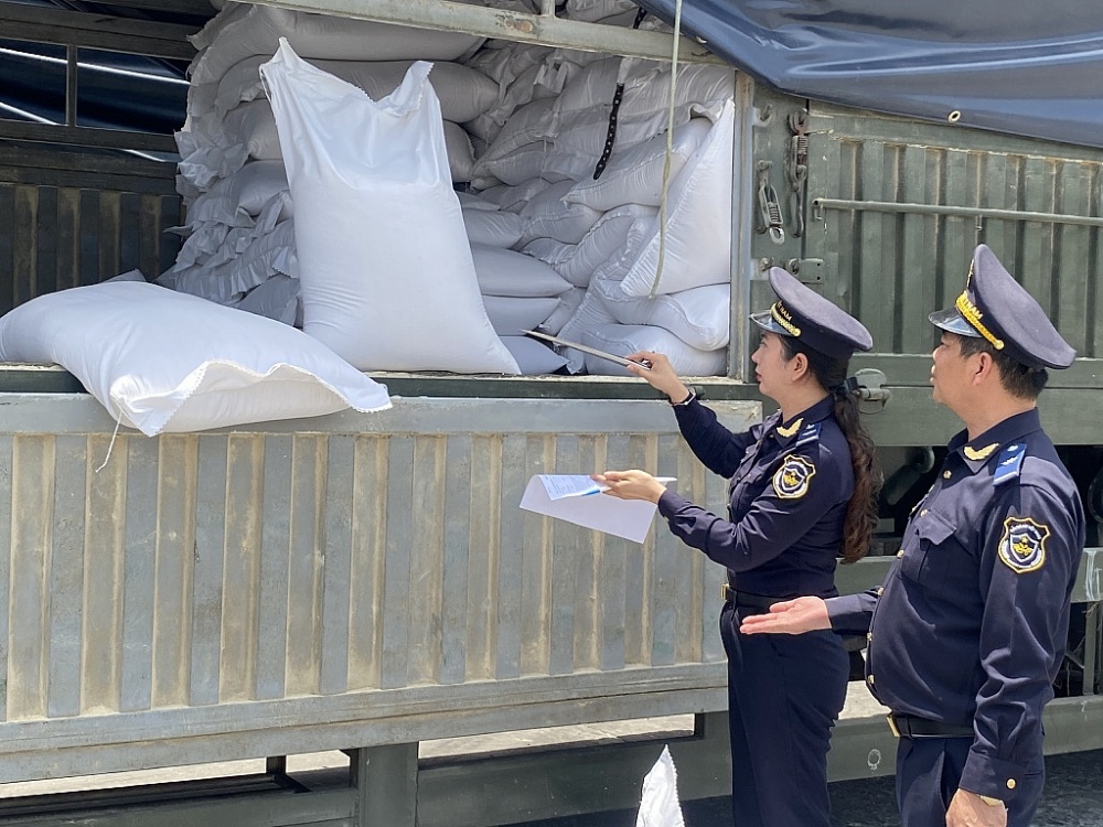 Hàng hóa XNK của doanh nghiệp luôn được Hải quan khu vực XVII tạo điều kiện thông quan nhanh chóng. Ảnh: T.D