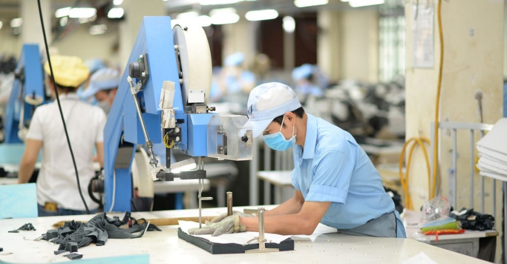 EVN tăng giá điện, doanh nghiệp đau đầu tìm giải pháp EVN tăng giá điện, doanh nghiệp đau đầu tìm giải pháp