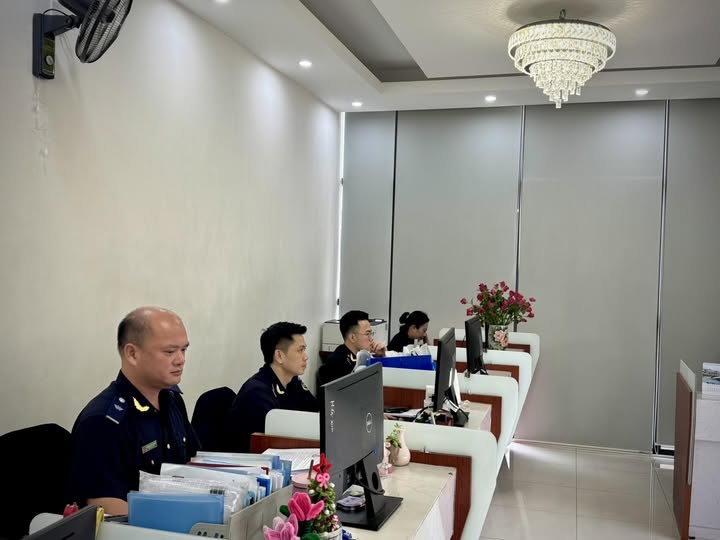 , hỗ trợ trực tiếp các khó khăn, vướng mắc cho doanh nghiệp trong quá trình làm thủ tục hải quan, 