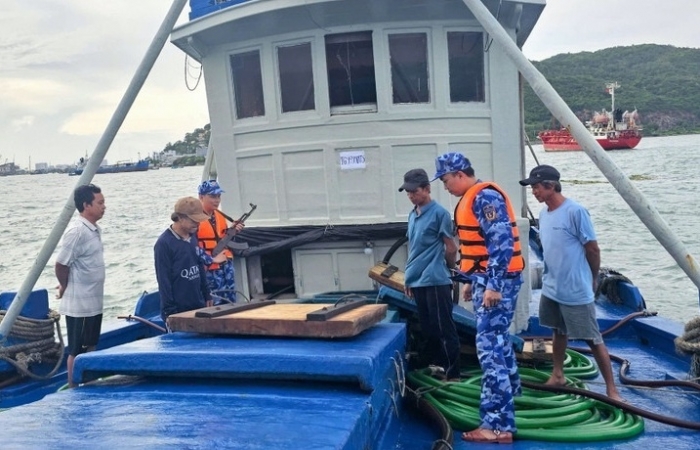 Cảnh sát biển bắt giữ khoảng 25.000 lít dầu DO không rõ nguồn gốc