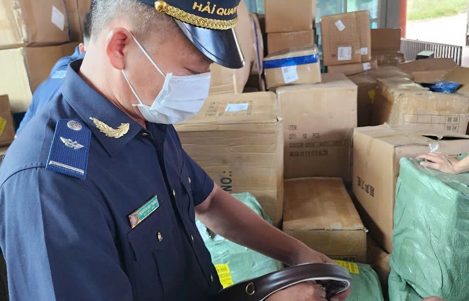“Tuyên chiến” với tình trạng thuốc giả, thực phẩm giả