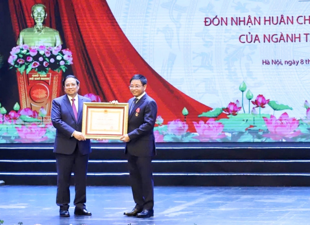 Tổng Bí thư Tô Lâm trao Huân chương Độc lập hạng Nhất cho Bộ Tài chính