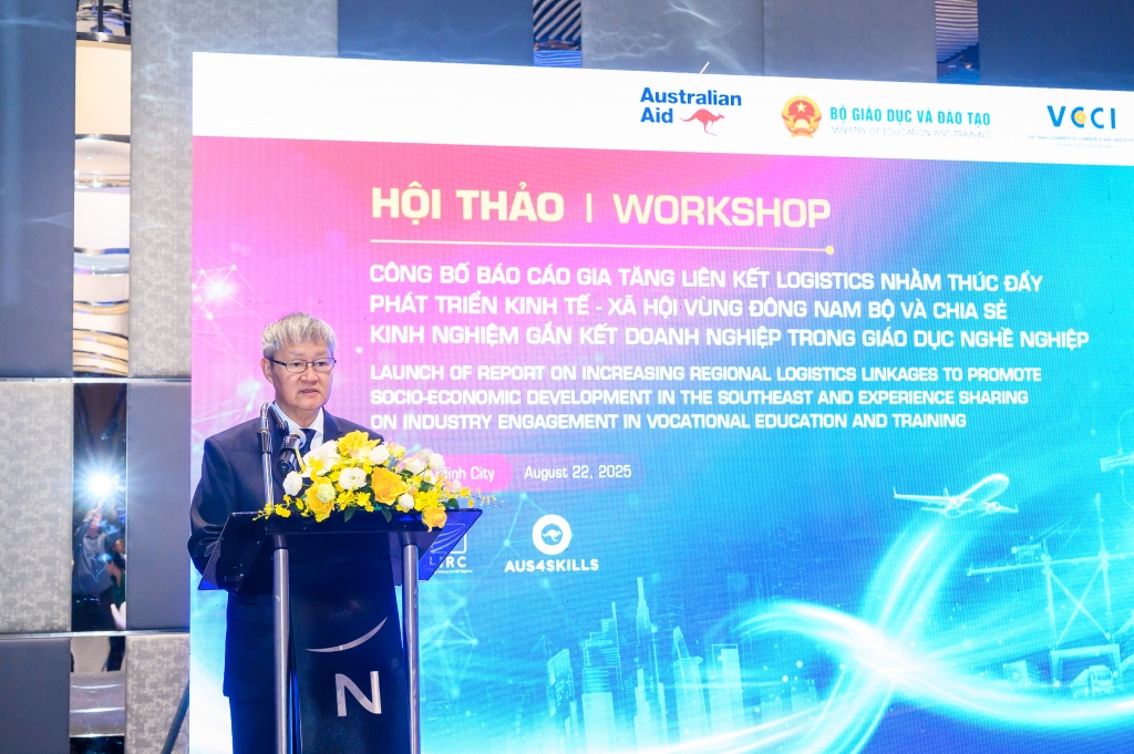 Gỡ 'điểm nghẽn' hạ tầng logistics, thúc đẩy xuất nhập khẩu
