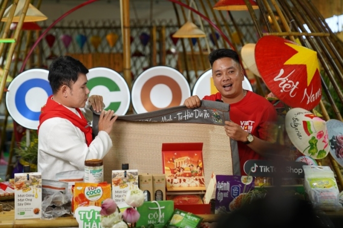 Hàng Việt loay hoay tìm chỗ đứng trên sàn thương mại điện tử