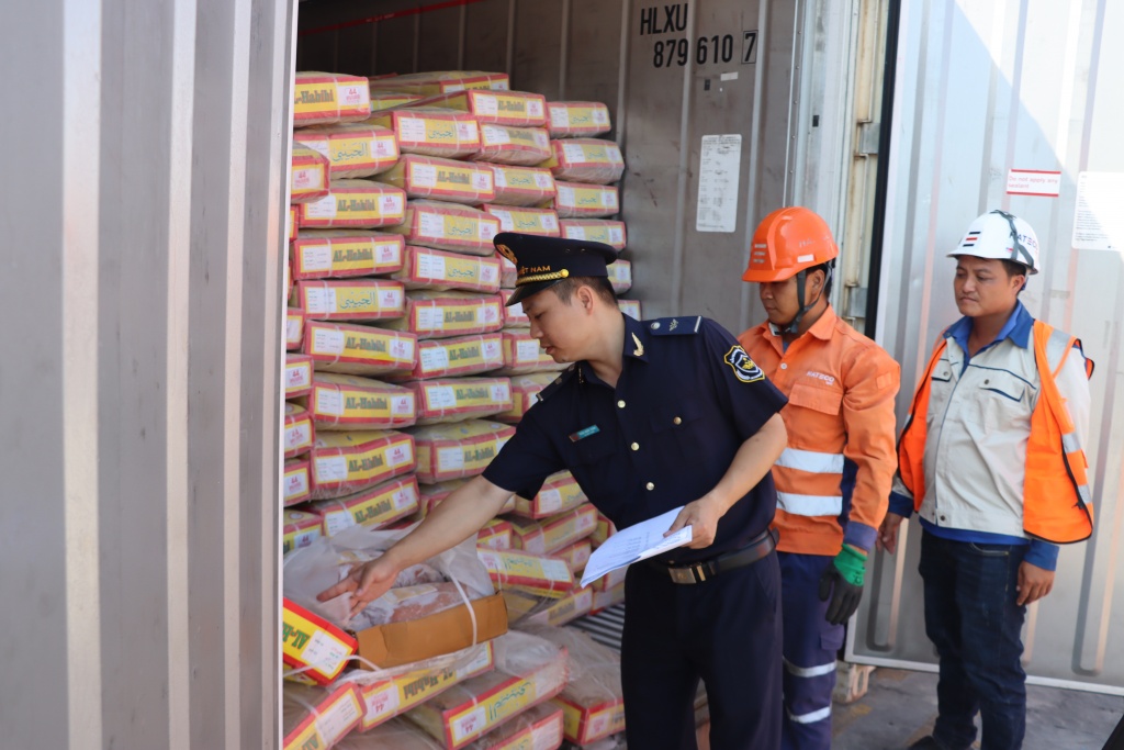 Nhập khẩu hàng hóa tăng hơn 42 tỷ USD